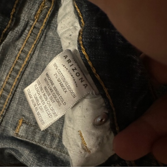 SALE: 3/$12 - Vintage Arizona Jean Co Short Jeans - Picture 4 of 8